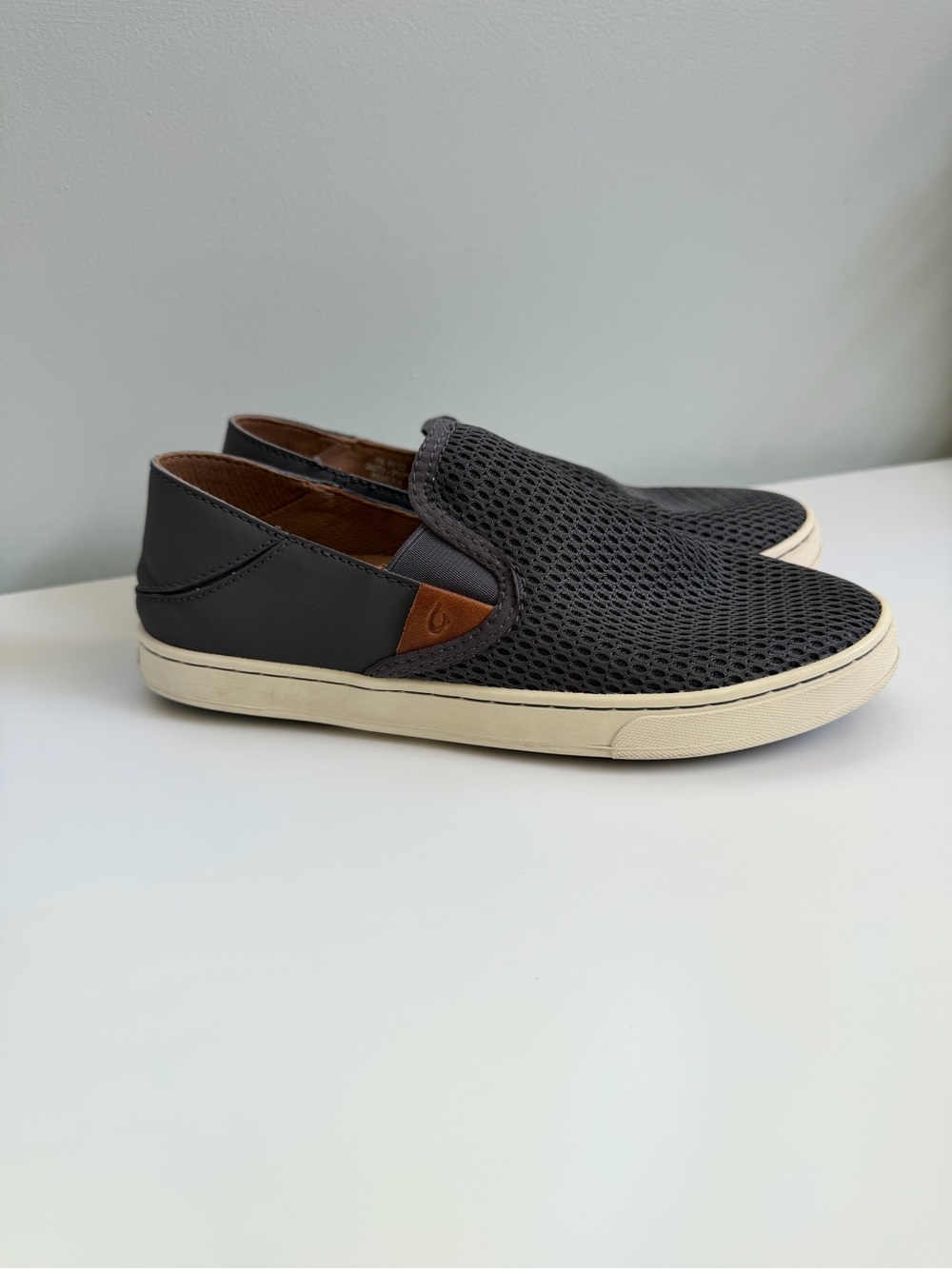 Olukai Pehuea Womens 7 Gray Mesh Slip On Sneakers Shoes Casual Comfort Beach